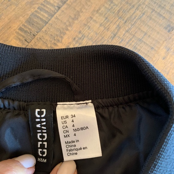 H&M bomber jacket - Picture 2 of 3